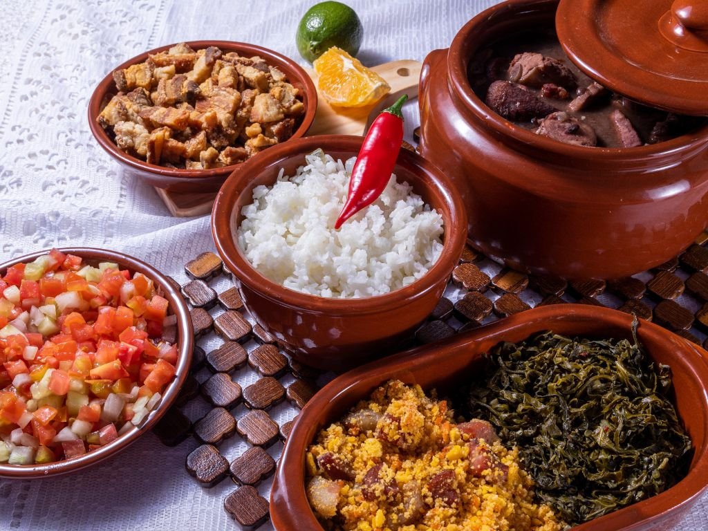 Brazilian cuisine with feijão, rice and legumes.