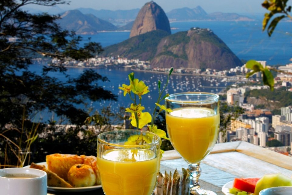 Start your day in opulent style with a sumptuous breakfast overlooking the majestic Pão de Açúcar, curated by Brazil Exclusive Travels