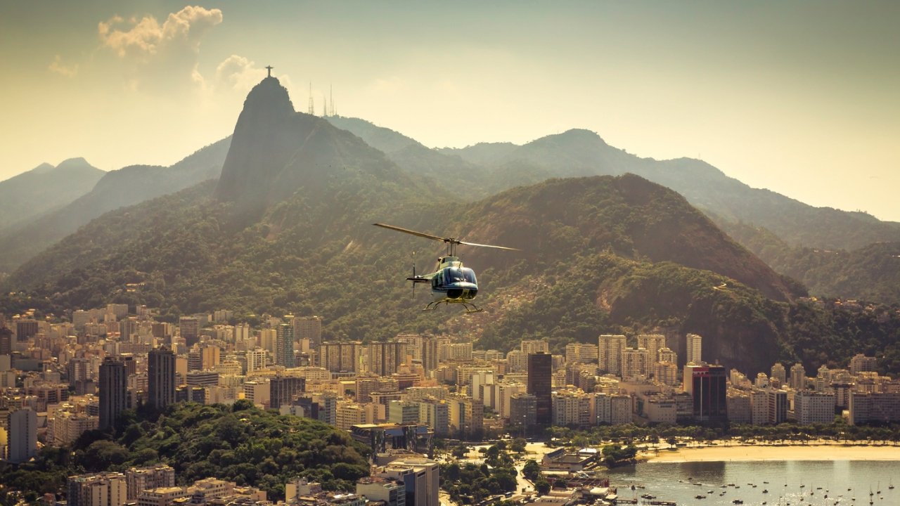 Enjoy an exclusive and efficient way of getting around during the G20 Summit in Rio de Janeiro, our helicopter air transportation services.