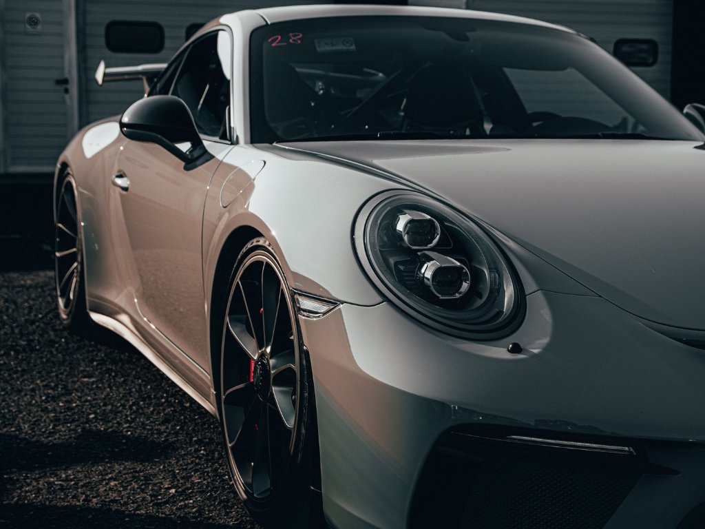 Carro deportivo, um porsche 911, no Rio de Janeiro.