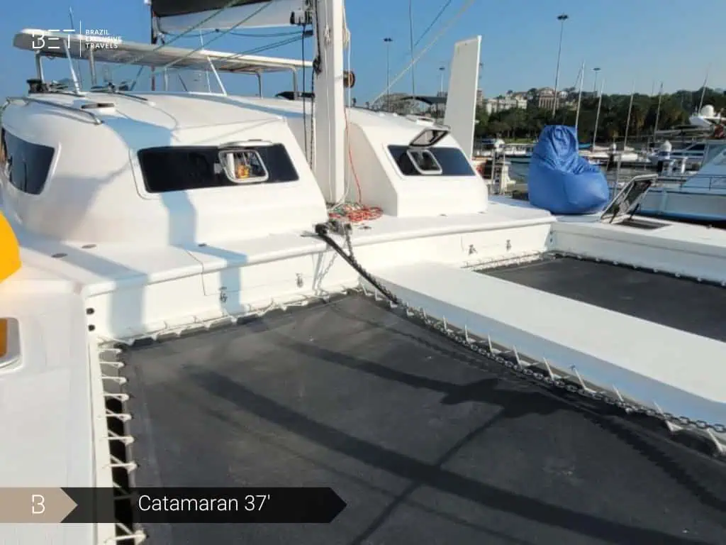 Explore Rio de Janeiro's coastline in style aboard the Catamaran 37'. With space for up to 18 guests, 4 cabins, and modern amenities, this 2022 vessel ensures an unforgettable adventure. Book now!