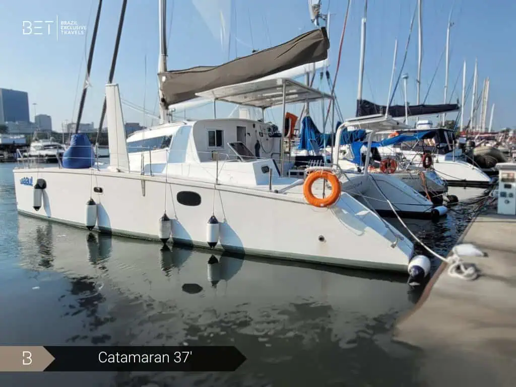 Explore Rio de Janeiro's coastline in style aboard the Catamaran 37'. With space for up to 18 guests, 4 cabins, and modern amenities, this 2022 vessel ensures an unforgettable adventure. Book now!