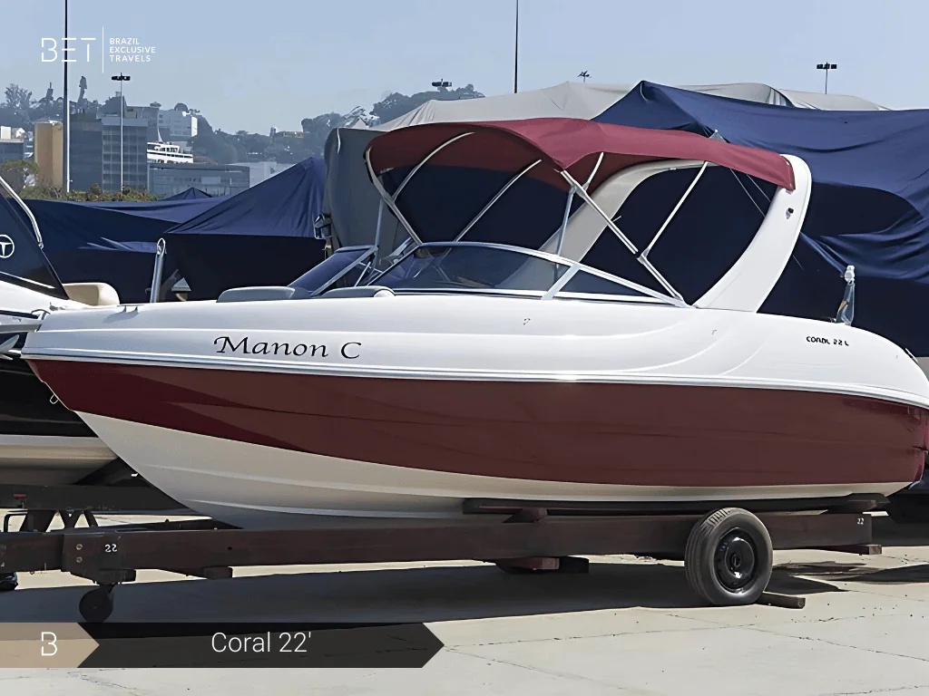 Coral 22 yacht rental in Rio, perfect for a quick coastal escape.