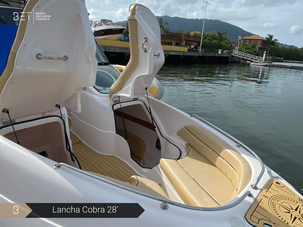 Lancha Cobra 28 yacht rental in Rio, perfect for thrilling coastal rides.