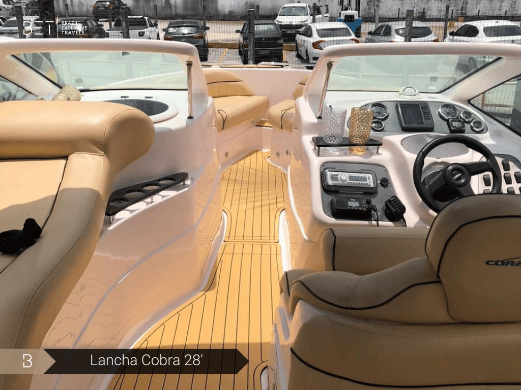 Lancha Cobra 28 yacht rental in Rio, perfect for thrilling coastal rides.