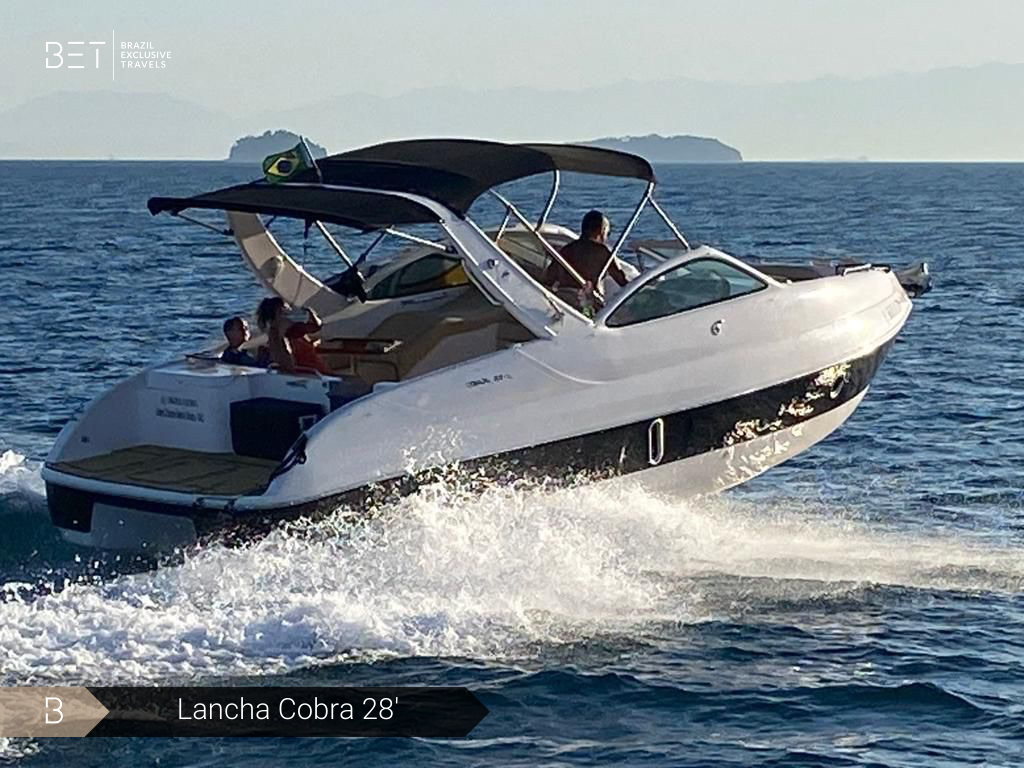 Lancha Cobra 28 yacht rental in Rio, perfect for thrilling coastal rides.