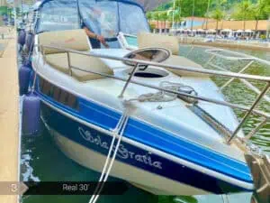 Real 30 yacht rental in Rio for intimate and fun adventures.