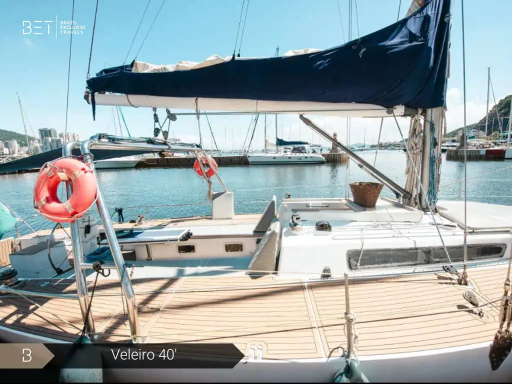 Veleiro 40 sailboat rental in Rio for serene ocean adventures.