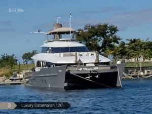 Catamaran 120 rental in Rio de Janeiro, ideal for group celebrations.