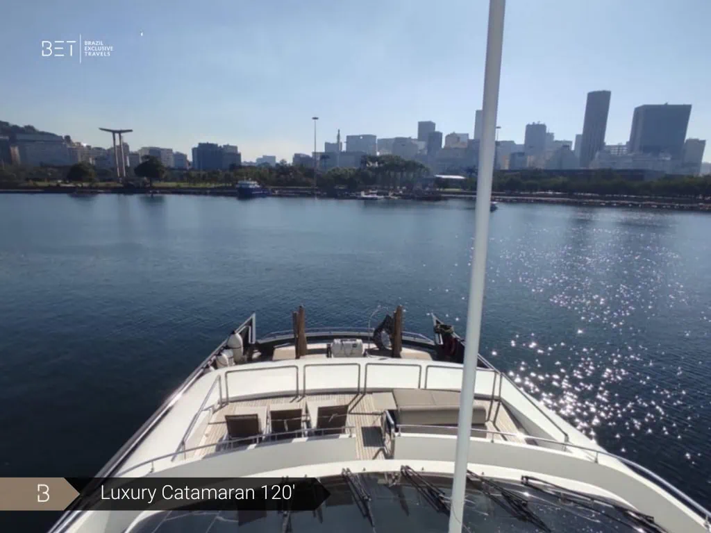 Catamaran 120 rental in Rio de Janeiro, ideal for group celebrations.