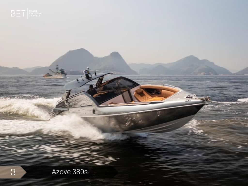 Photo of a boat for rentals in Rio de Janeiro, Brazil.
