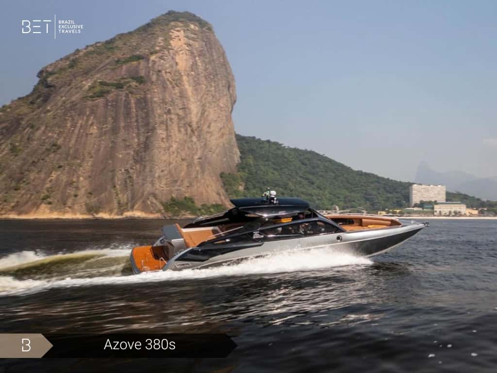 Photo of a boat for rentals in Rio de Janeiro, Brazil.