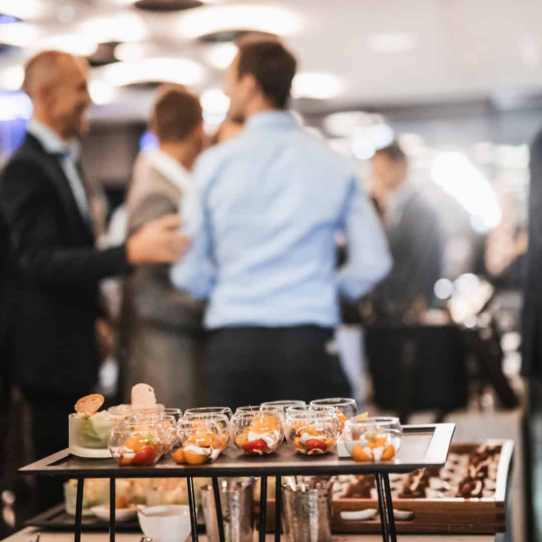 Serviços corporativos e de negócios