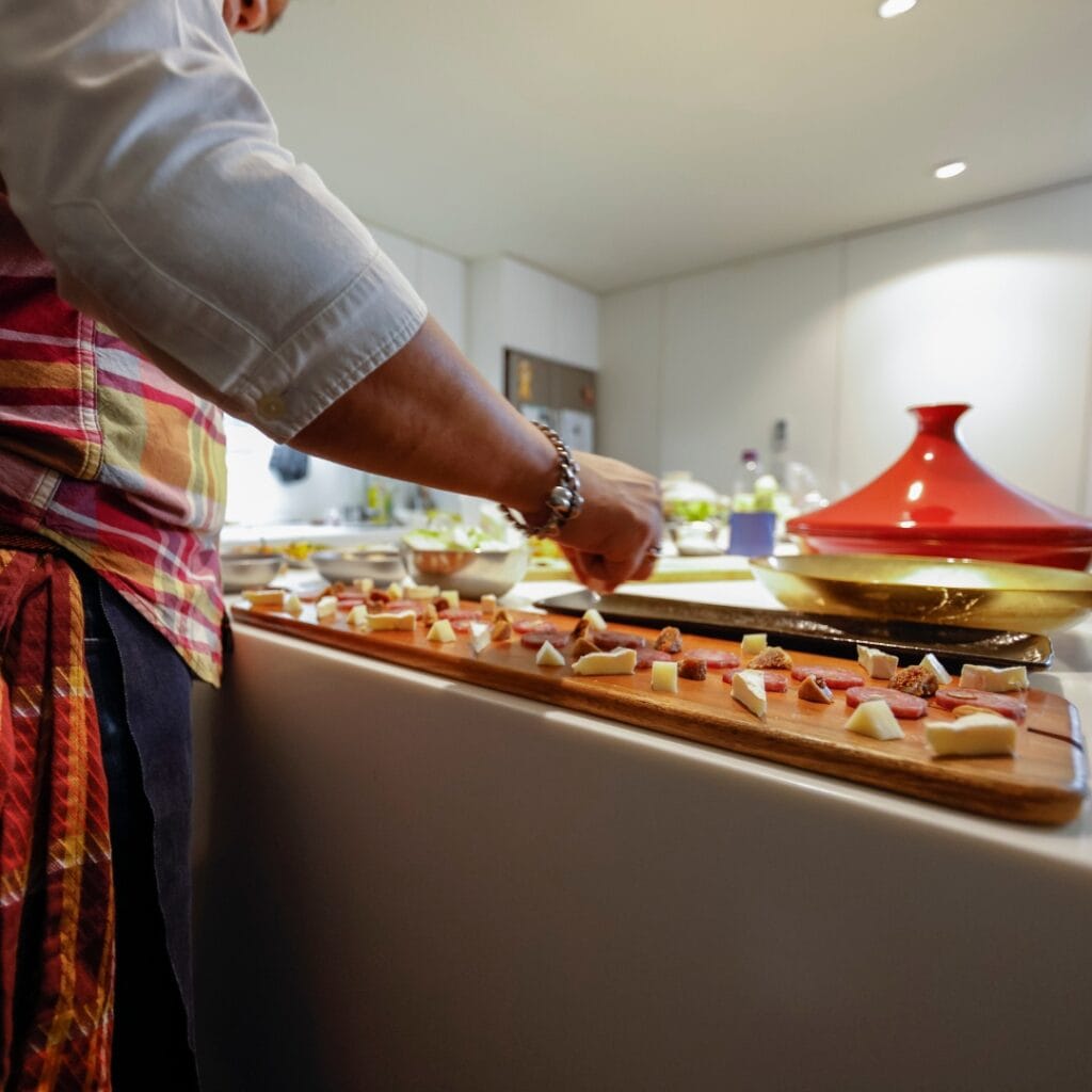 Private chef at home service in Rio de Janeiro Private chef at home cooking for his guests.