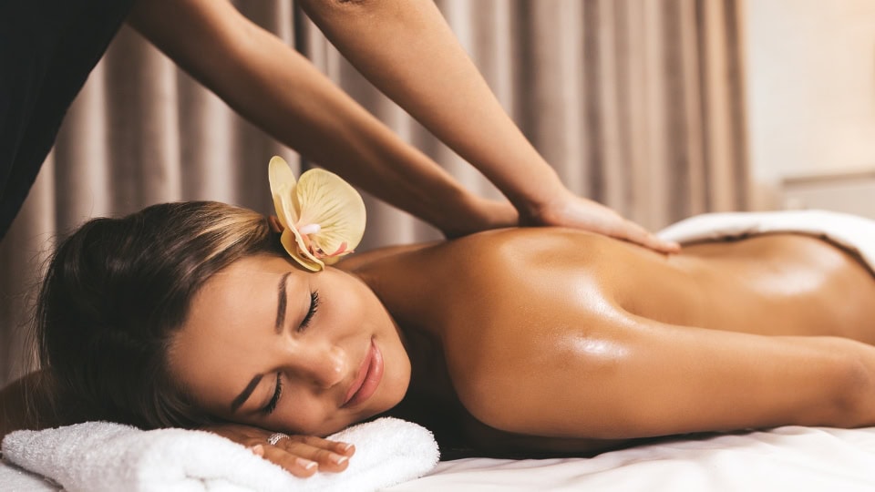 Deep tissue massage home in Rio de Janeiro