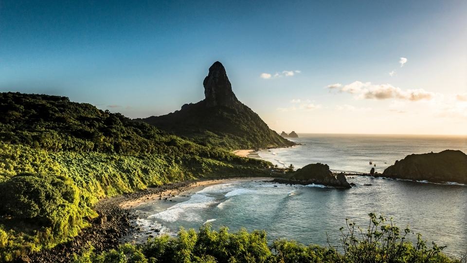 Cover - 960x540px Brazil Exclusive Travels - Destino Page - Fernando de Noronha (2)