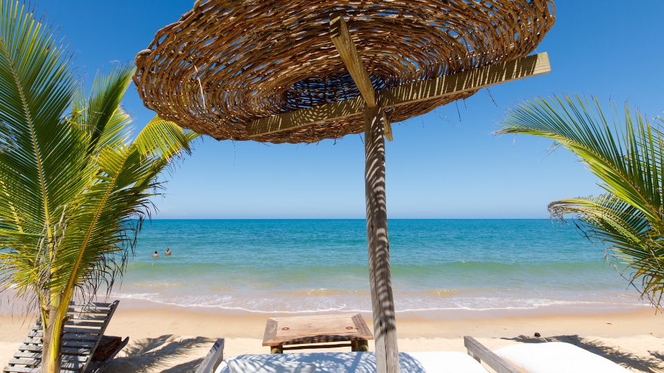 14 Direct beach access at UXUA Casa Hotel in Trancoso, surrounded by native vegetation and the Bahia coastline