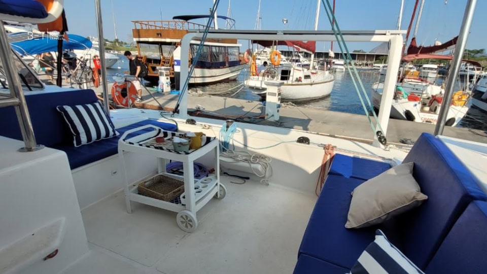 Explore Rio de Janeiro's coastline in style aboard the Catamaran 37'. With space for up to 18 guests, 4 cabins, and modern amenities, this 2022 vessel ensures an unforgettable adventure. Book now!
