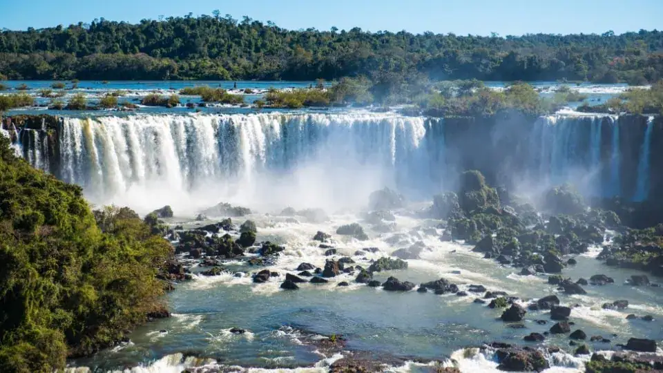 Cover-960x540px-Brazil-Exclusive-Travels-Destination de voyage-Page-Iguazu-Falls.jpg