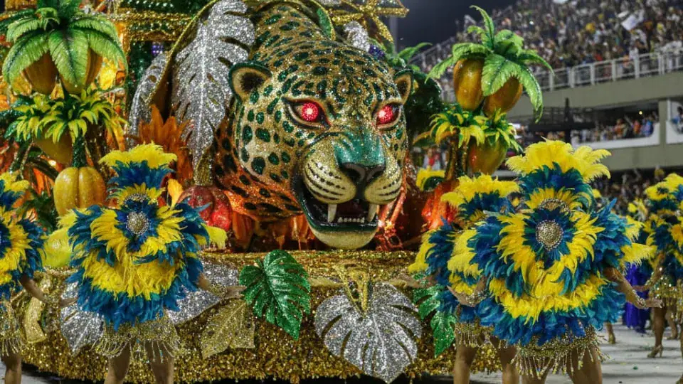 Carnival-in-Rio-de-Janeiro-expérience-de-défilé-7-1
