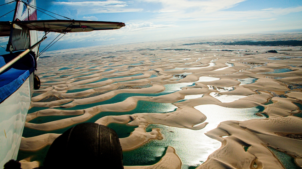 Blog - Lençois Maranhenses Article - 960 x 540 px (3) Scenic flight over the lagoons of Lençóis maranhenses