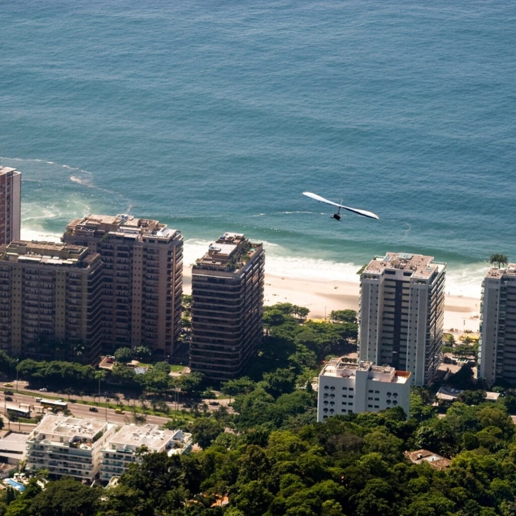 Experience - Hang Gliding in Rio - page image 1080x1080px (2)