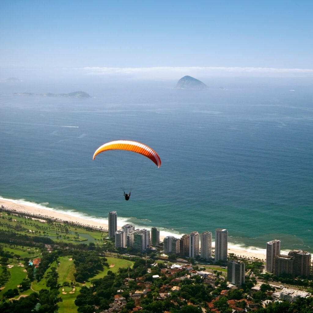 Experience - Paragliding in Rio - page image 1080x1080px (5)