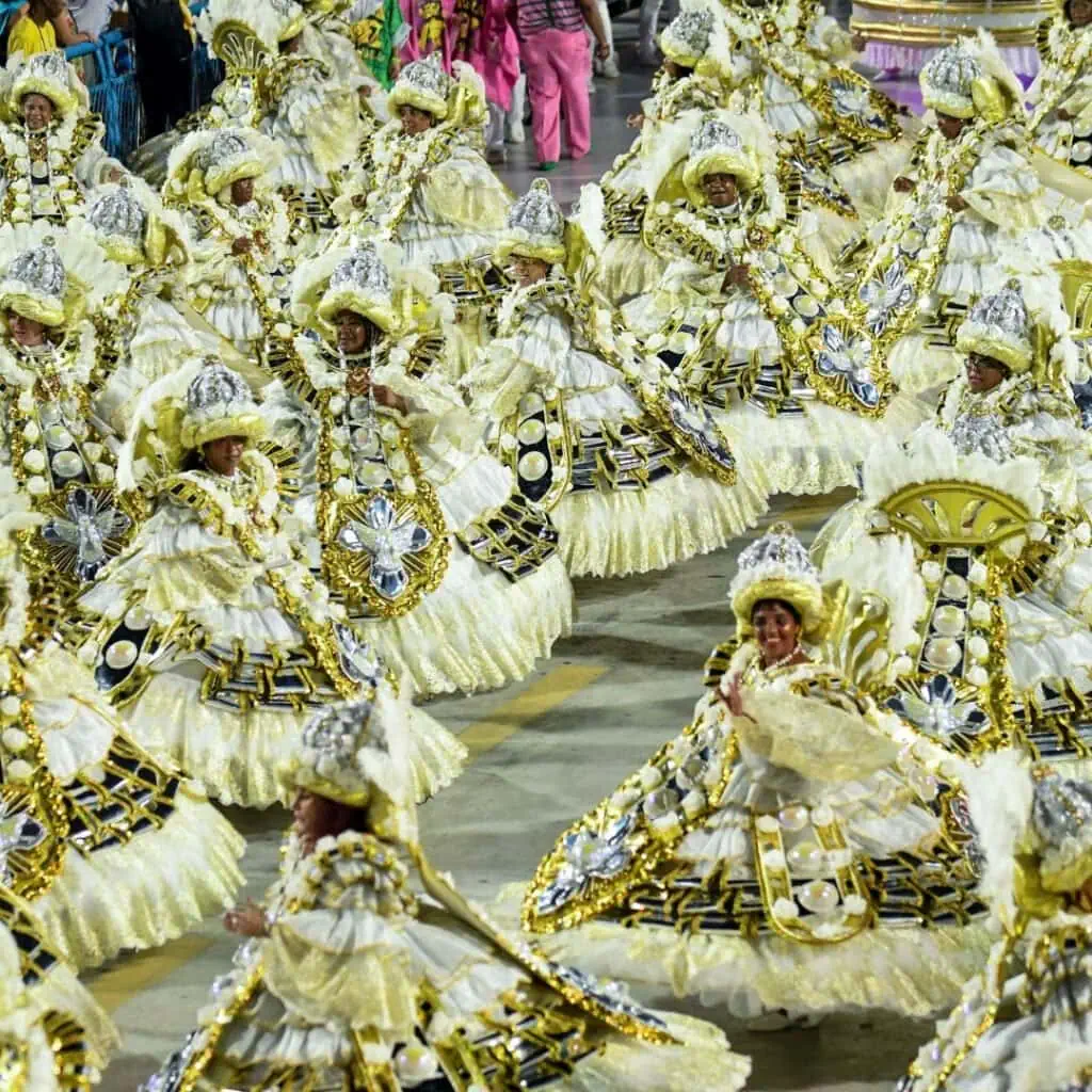 Experience - Rio Carnival - Parading - image 1080x1080px (15)